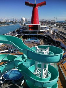 An Bord der Carnival Victory.