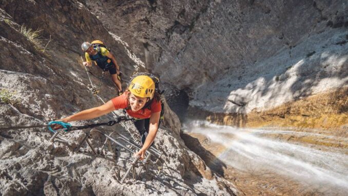 Geheimtipps für heiße Tage: Versteckte Seen und Wasserfälle in Garda Trentino. Foto: Garda Dolomiti AG